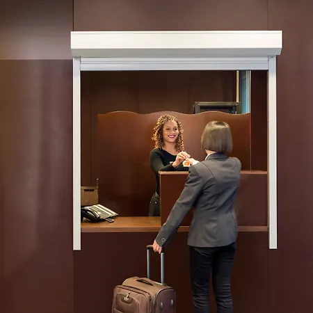 Adagio Access Bastille Aparthotel 3*